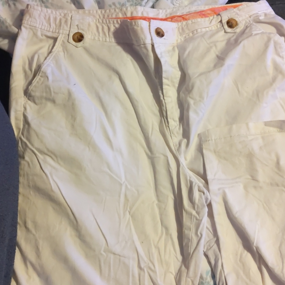 White dress capris